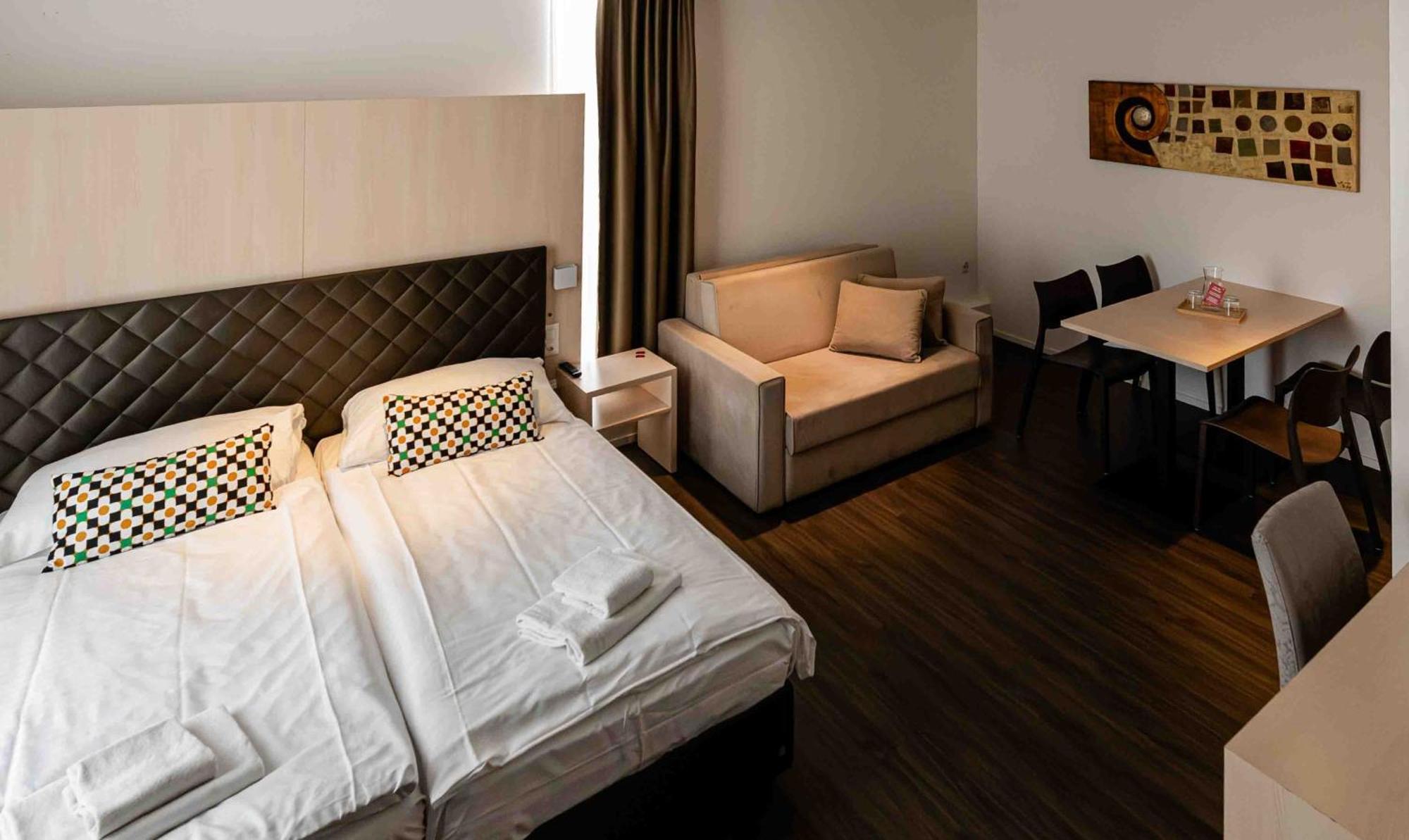 Los Lorentes Hotel Bern Airport Belp Exterior photo